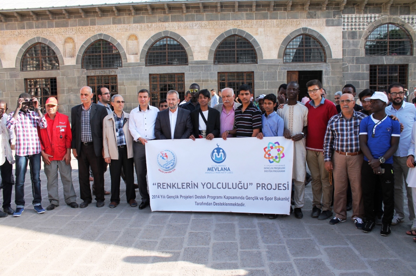 Konya Uluslararası İHL öğrencileri Diyarbakır’ı gezdi Konya Uluslararası İHL öğrencileri Diyarbakır’ı gezdi